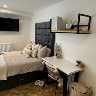 1 Bed - Edition IV - Image 2