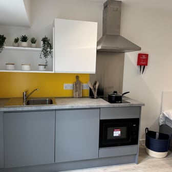 Deluxe Studio - Image 5