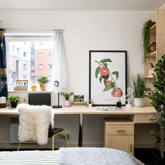 3 Bed Flat - Image 1