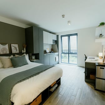 Silver Studio - Image 1