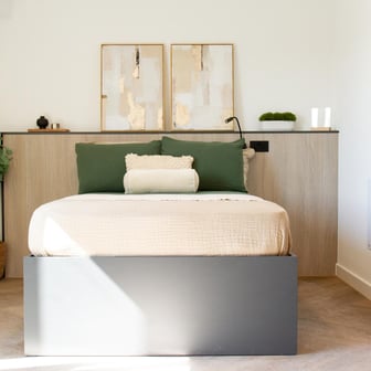 Deluxe Studio - Image 1