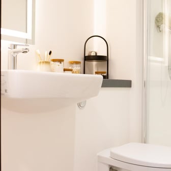 Deluxe Studio - Image 7