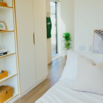 Silver En Suite - Image 5