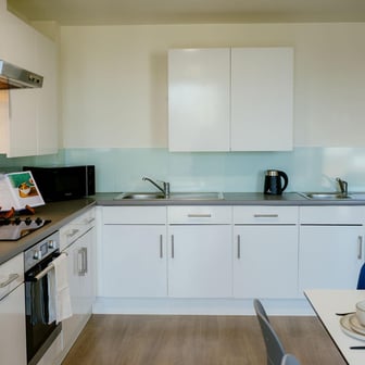 Silver En Suite - Image 13