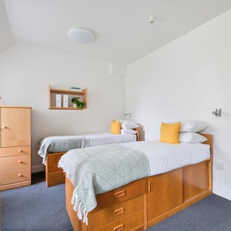 Silver Twin Room - Image 2