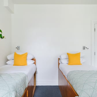 Silver Twin Room - Image 3