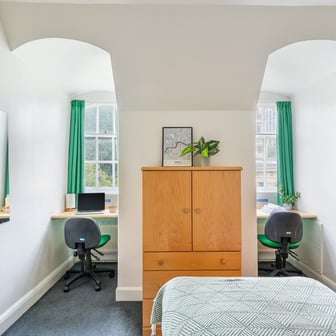 Silver Twin Room - Image 4