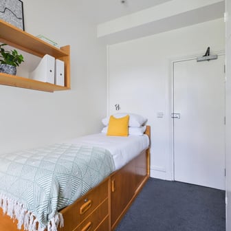 Bronze Ensuite (High Fl) - Image 1