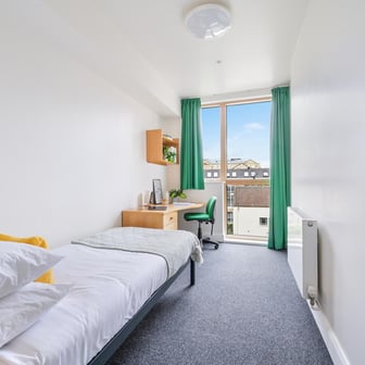 Gold Ensuite (Mid Fl) - Image 3