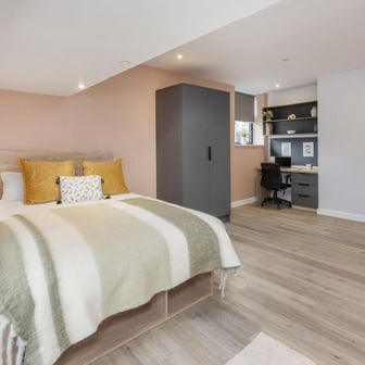 Sky Light Plus Studio - Image 1