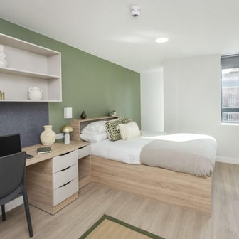 Classic Plus Studio - Image 1