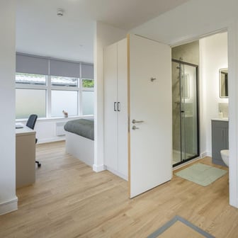 Deluxe Studio - Image 4