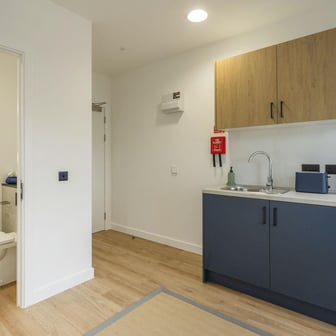 Deluxe Studio - Image 11