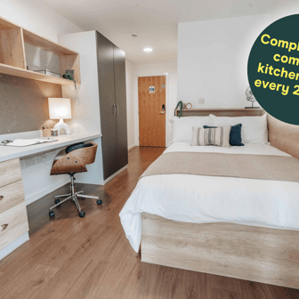 Gold En Suite - Image 1