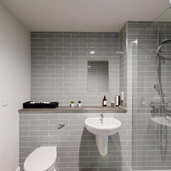 Deluxe Plus Studio - Image 7