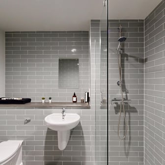 Deluxe Plus Studio - Image 8