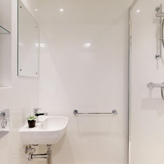 Deluxe Plus Studio - Image 7