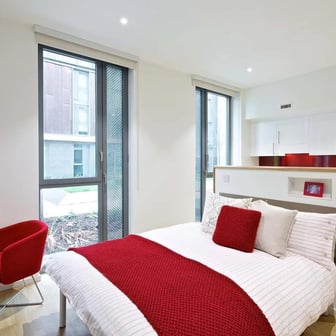 Deluxe Premium - Accessible - Image 1