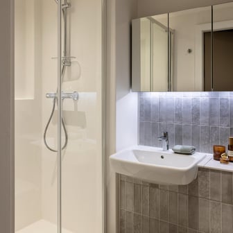 Classic Plus Studio - Image 7