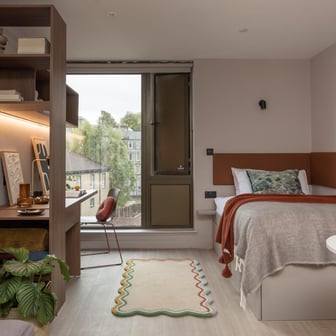 Deluxe Studio Plus - Image 1