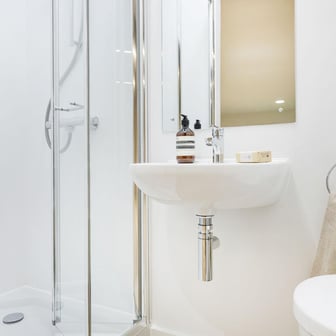 Classic 4 Bed Ensuite - Image 6