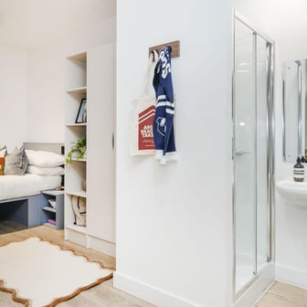 Classic 5 Bed Ensuite - Image 3