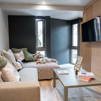 Deluxe Ensuite Lounge