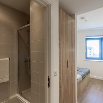 6 Bed Classic Ensuite - Image 4