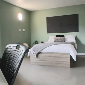 Premium Plus Studio - Image 1