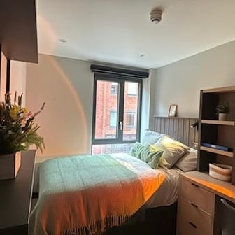 Modern Classic Ensuite - Image 3