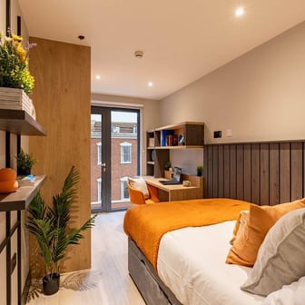 Modern Standard Ensuite - Image 1