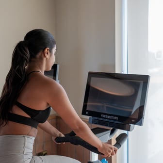 Deluxe Studio, Standard Floors - Image 8