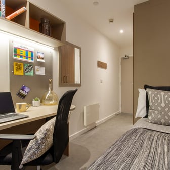 Classic Ensuite - Image 1