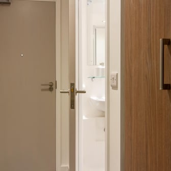 Classic Ensuite - Image 8