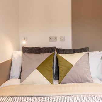 Standard Ensuite - Image 9