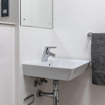 One Bed Apartment - Image 5