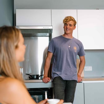 One Bed Apartment - Image 4