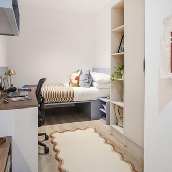 Classic 4 Bed Ensuite - Image 1