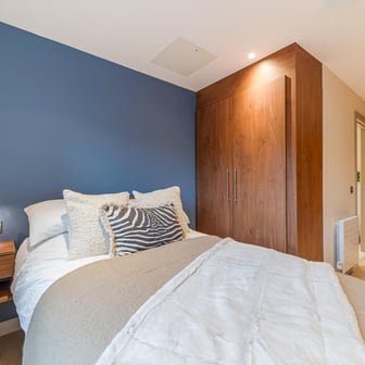 Classic Plus Studio - Image 1