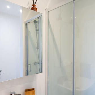 Premium Townhouse Ensuite - Image 5