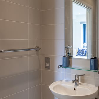 Deluxe Studio - Image 13