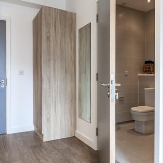 Deluxe Studio - Image 12