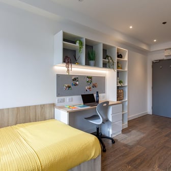 Deluxe Studio - Image 9