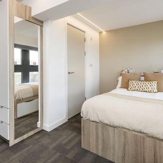 Superior Ensuite - Image 1