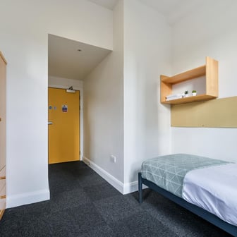 Silver Ensuite (High Fl) - Image 3