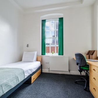 Silver Ensuite (Low Fl) - Image 1