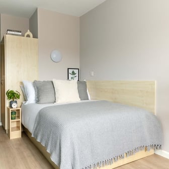 Silver En Suite - Image 1