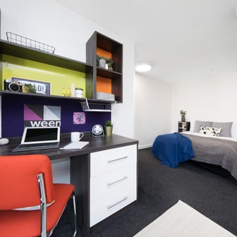 Gold En Suite - Image 1