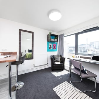 Gold Accessible Studio - Image 3