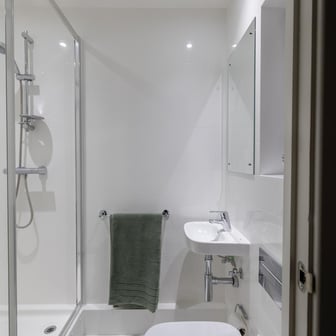 Deluxe Studio, Upper Floors - Image 3